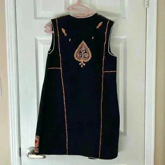 Unique Embroidered Vintage Felt Vest - Picture 5 of 5